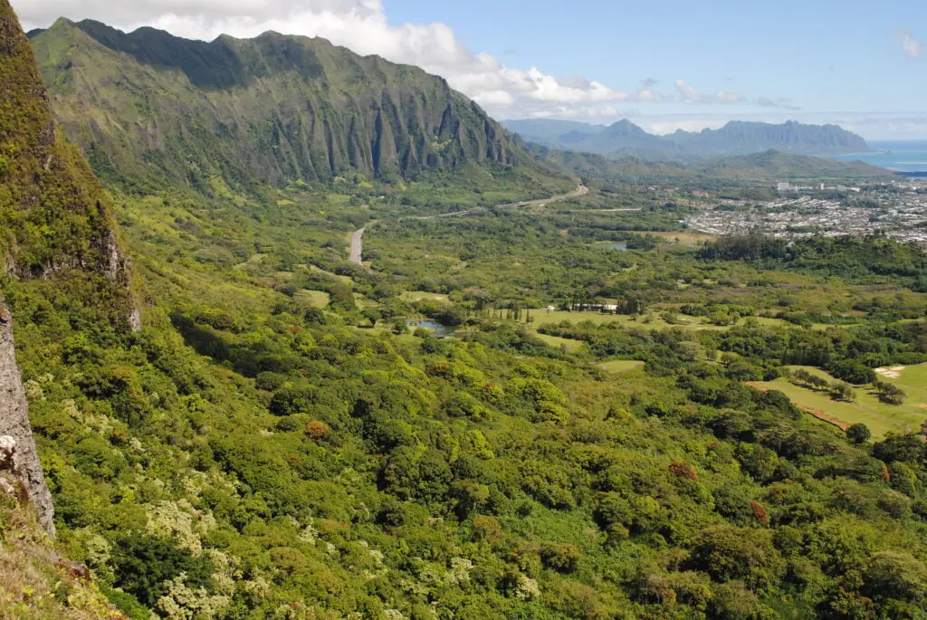 Nuʻuanu Pali Lookout Oahu Hawaii