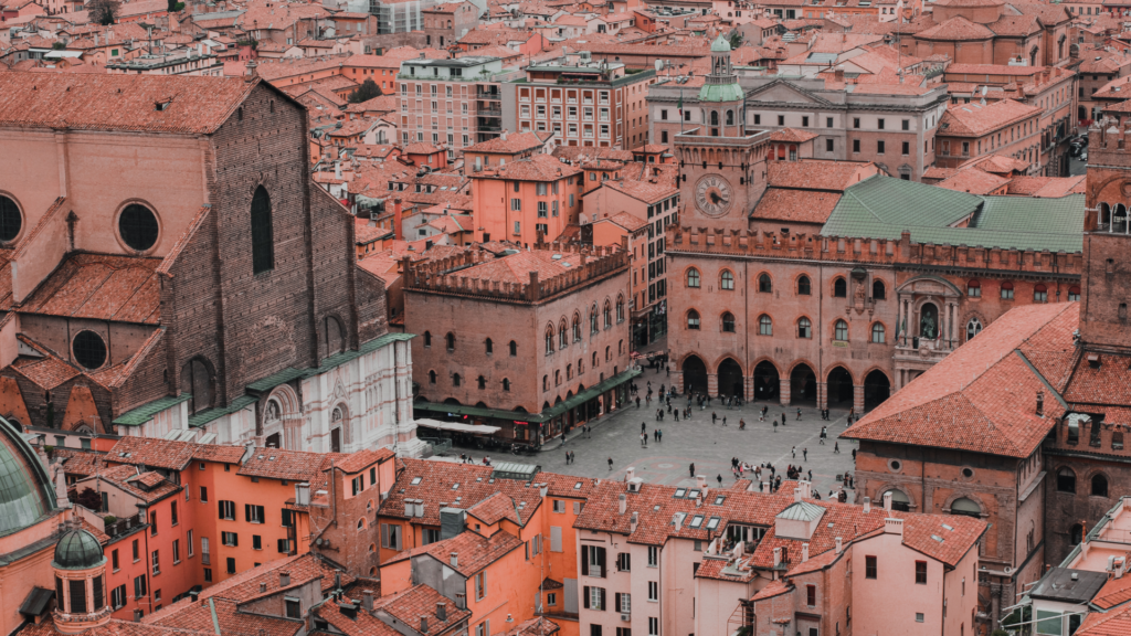 Piazza Maggiore Balogna Italy