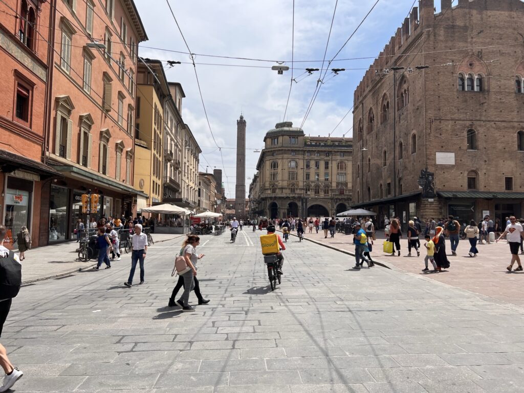 Via Rizzoli Bologna