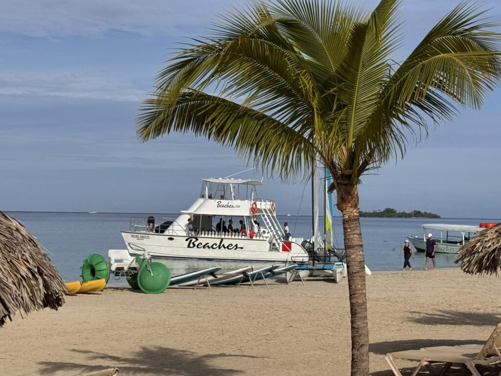 Dive Boat Beaches Negril